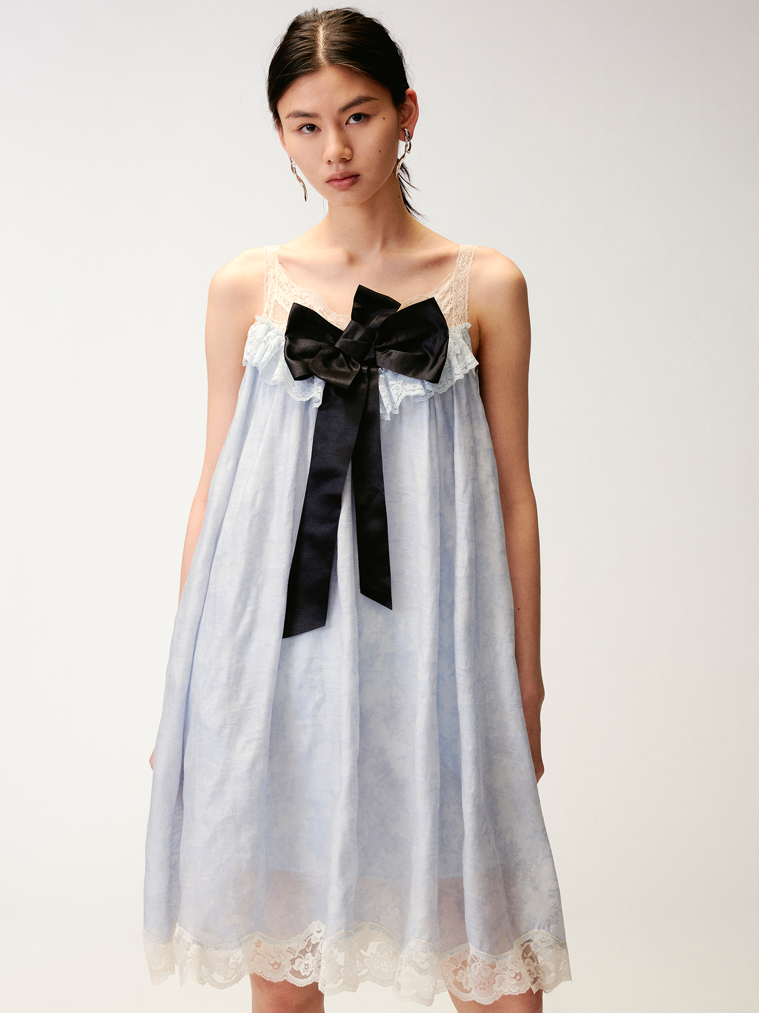 Dresses >