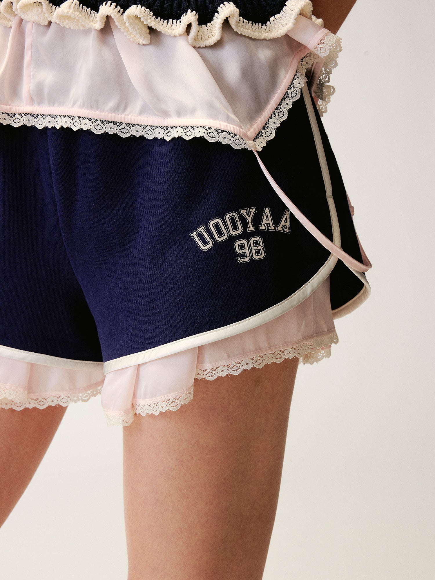 Shorts >