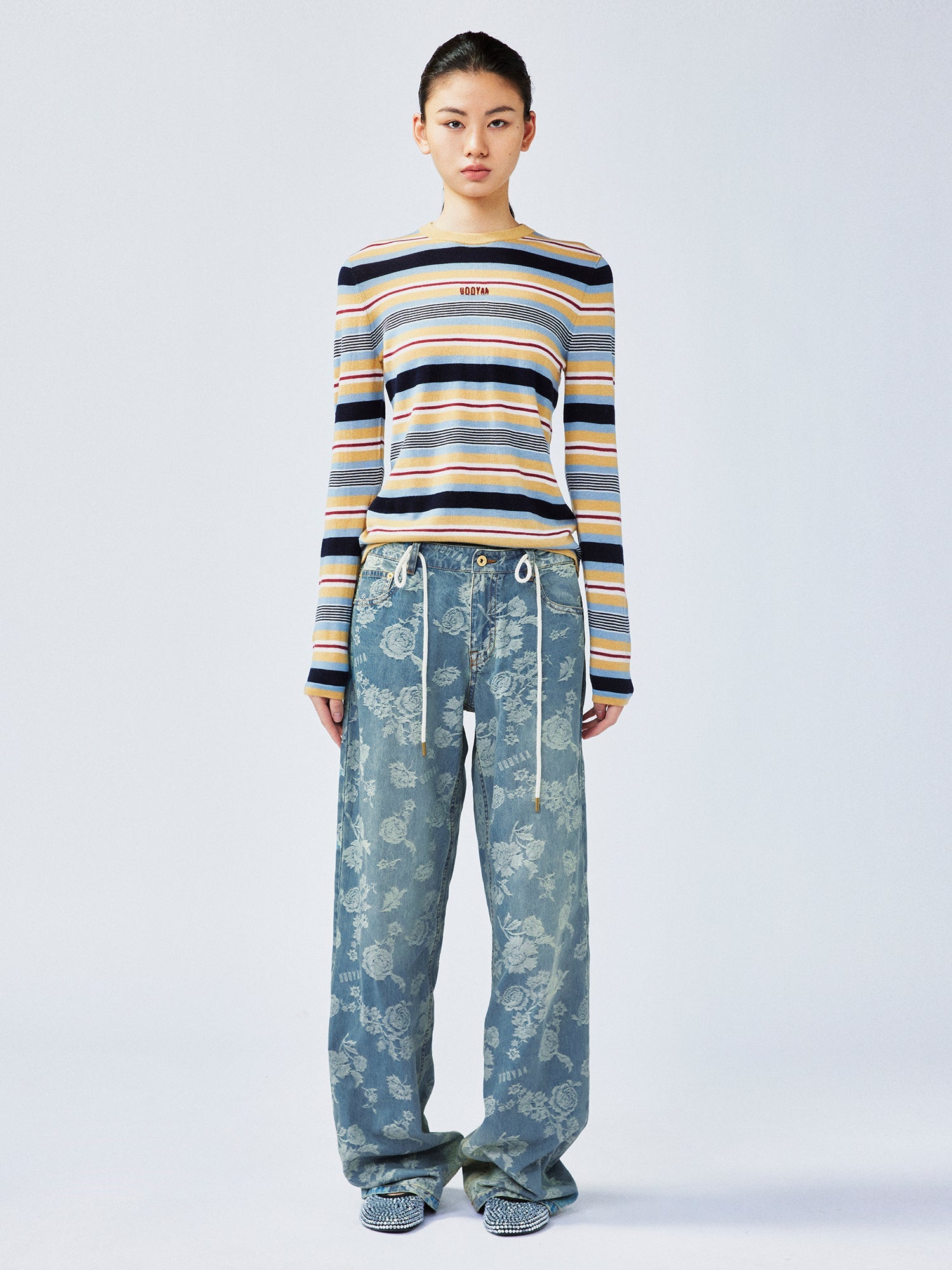 Romantic floral jacquard jeans