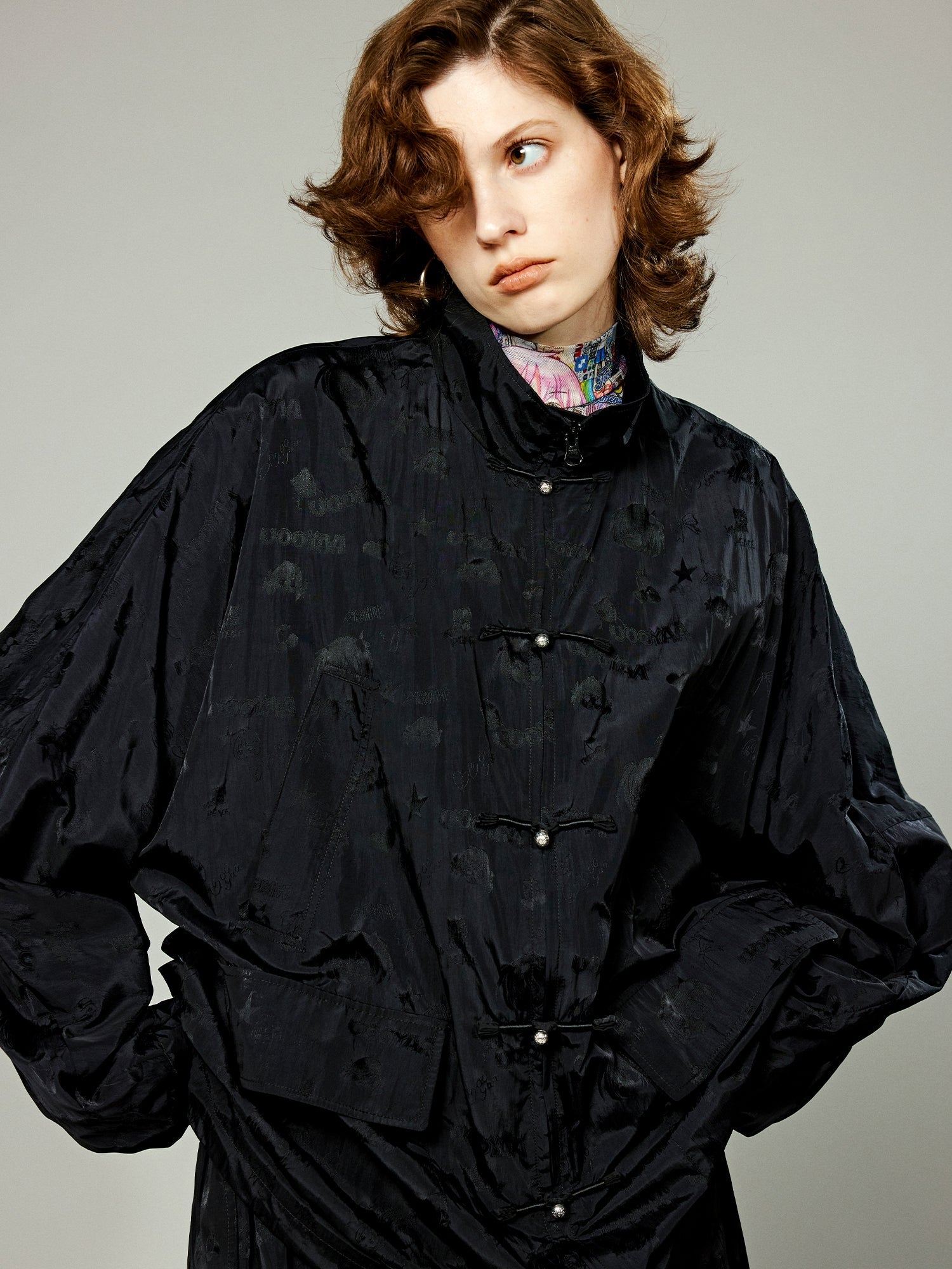 Sporty hunting jacket with jacquard floral design