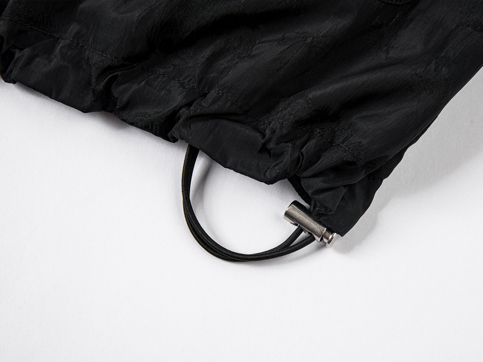 Sporty hunting jacket with jacquard floral design