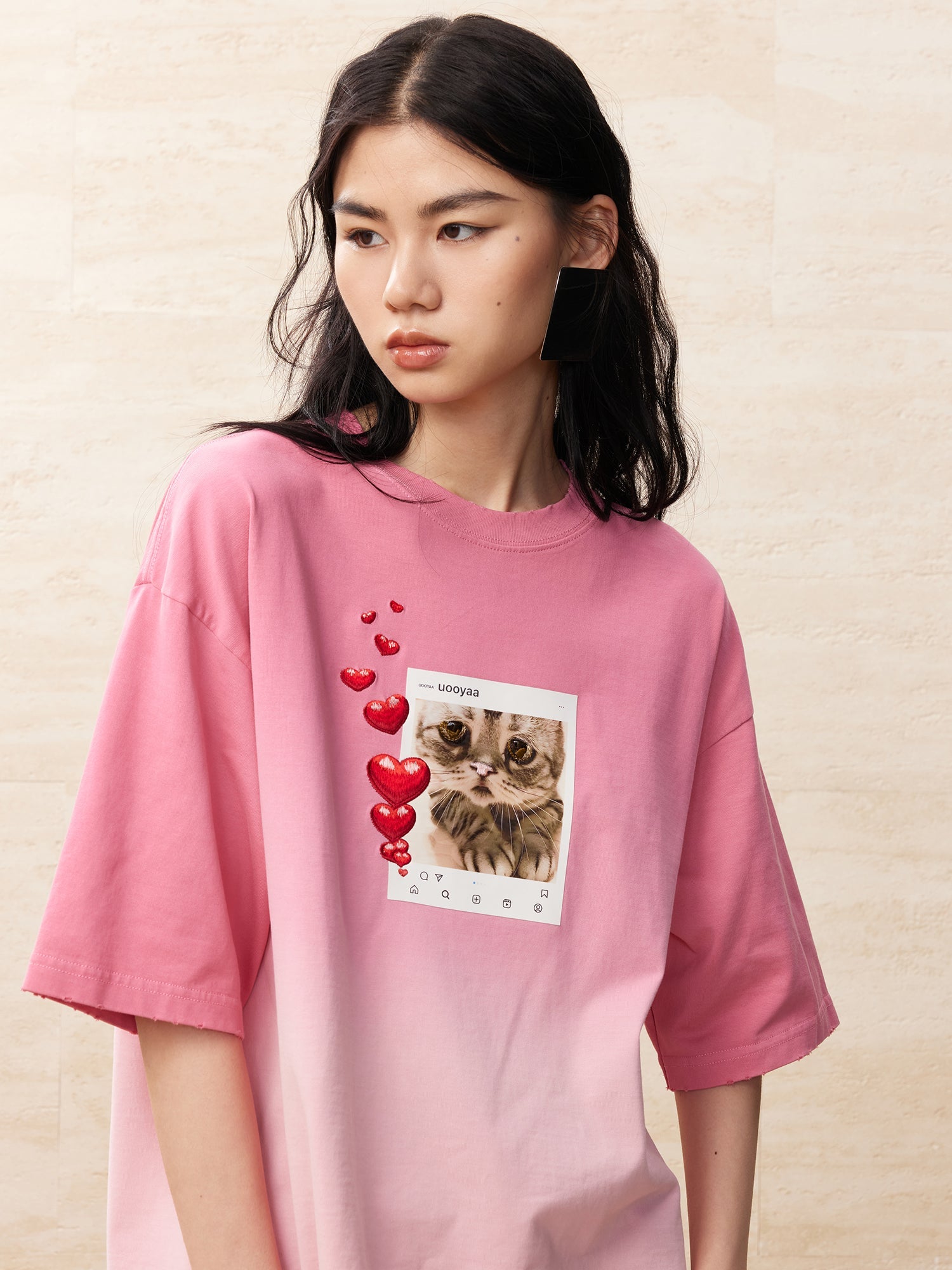 Kitten portrait gradient t-shirt