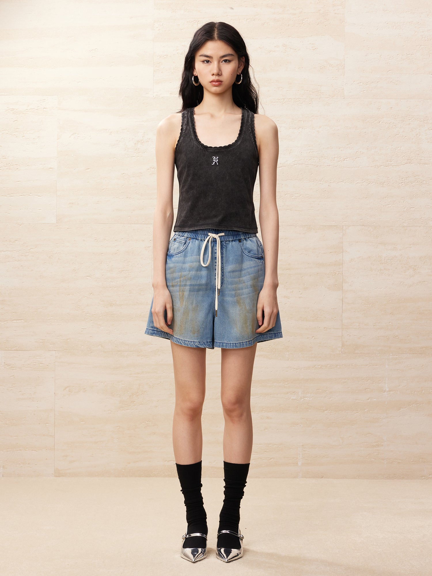 Casual drawstring denim shorts