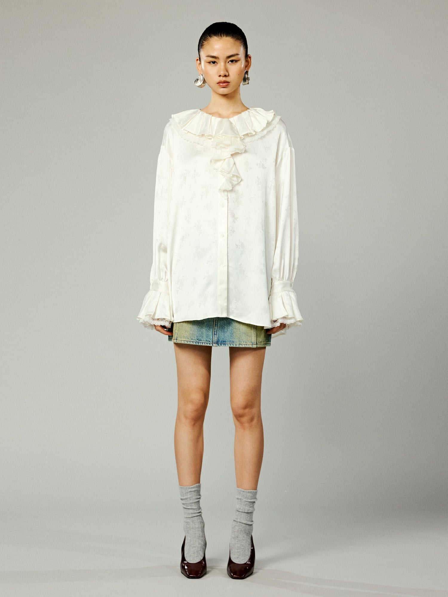 Lace ruffled collar embroidered shirt