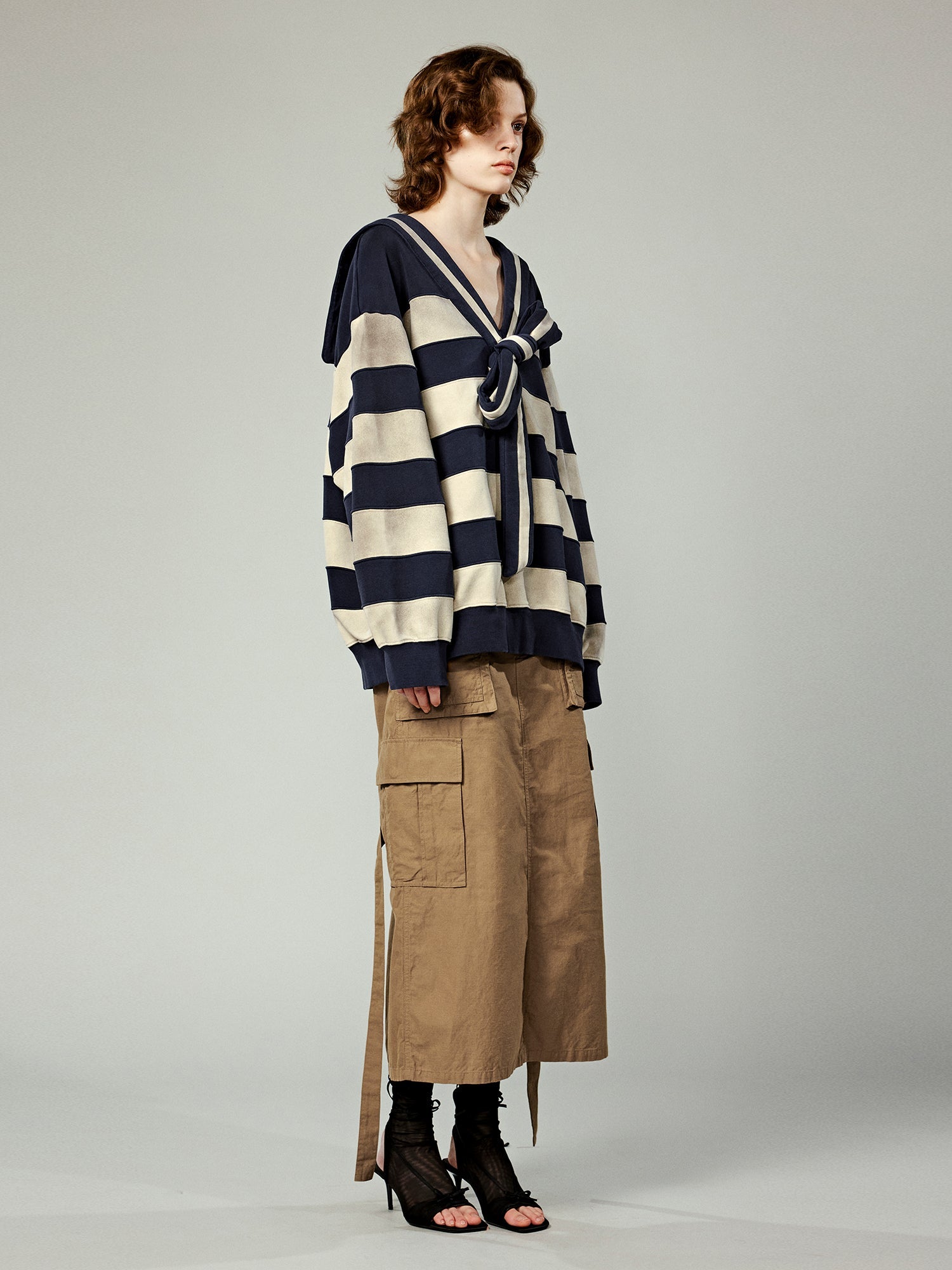 Bow tie striped sweatshirt