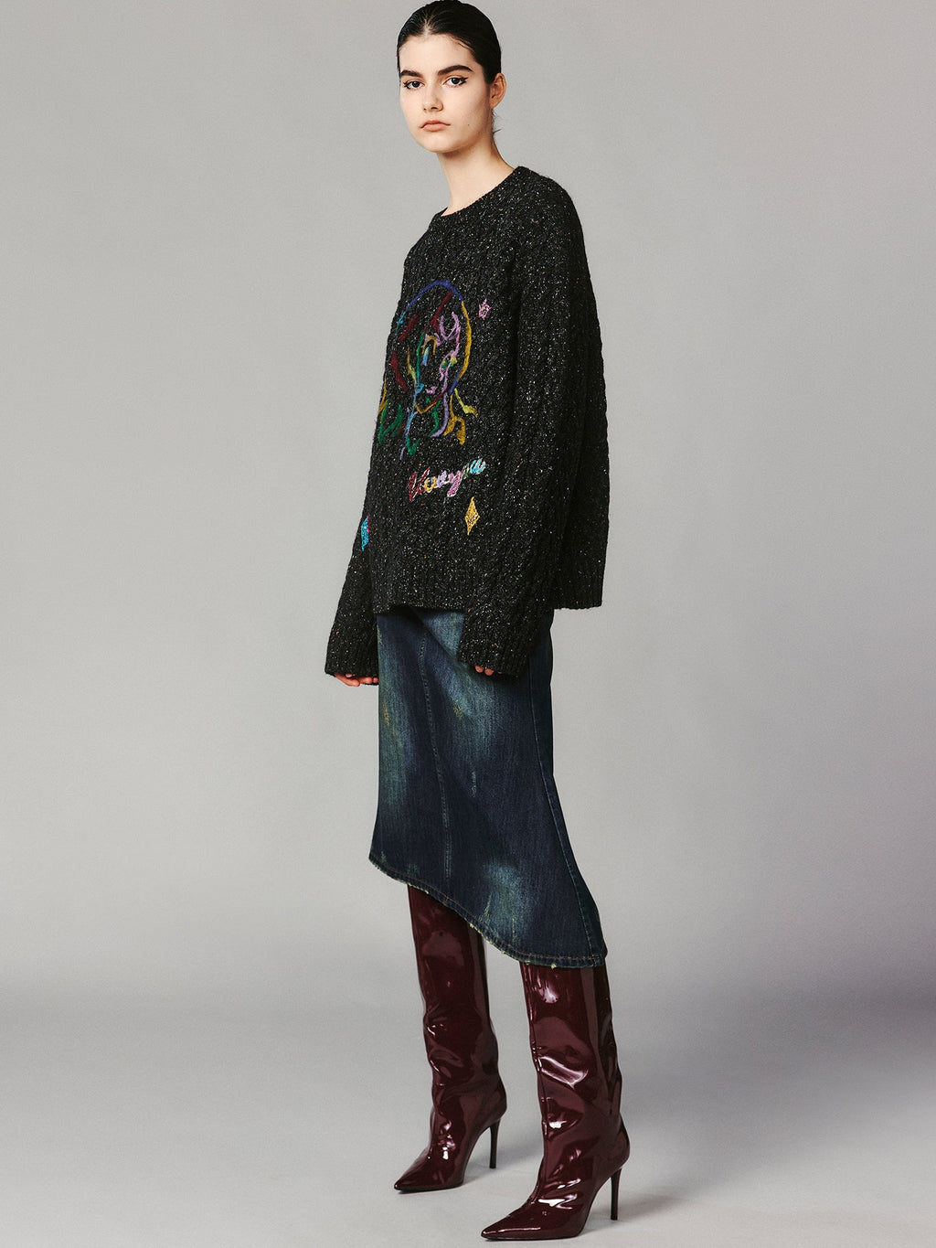 Graffiti anime girl sweater in dark grey