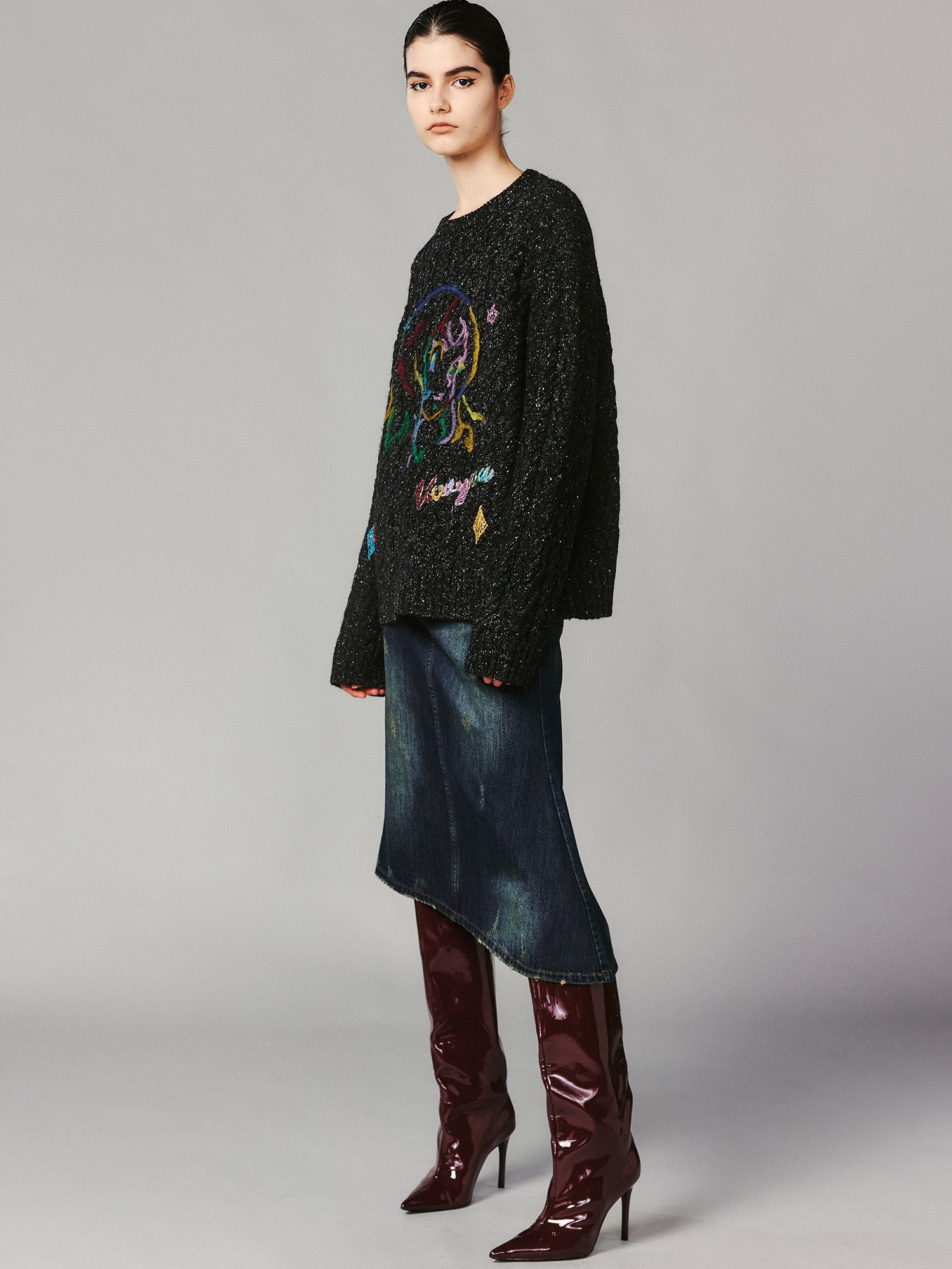 Graffiti anime girl sweater in dark grey