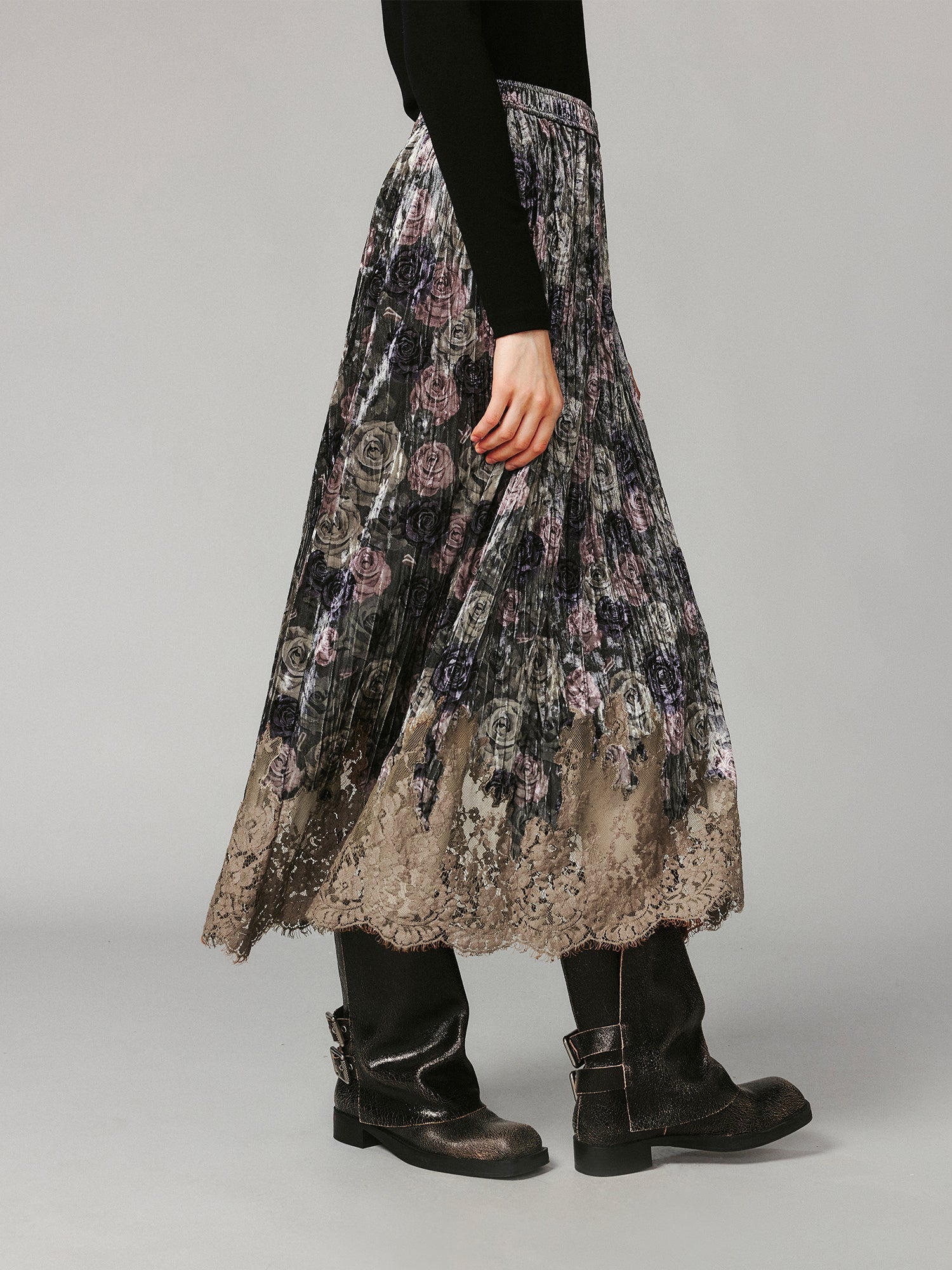 Camouflage rose print velvet lace skirt