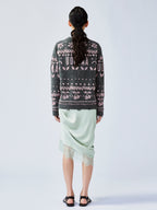Free-flowing lift skirt