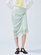 Free-flowing lift skirt