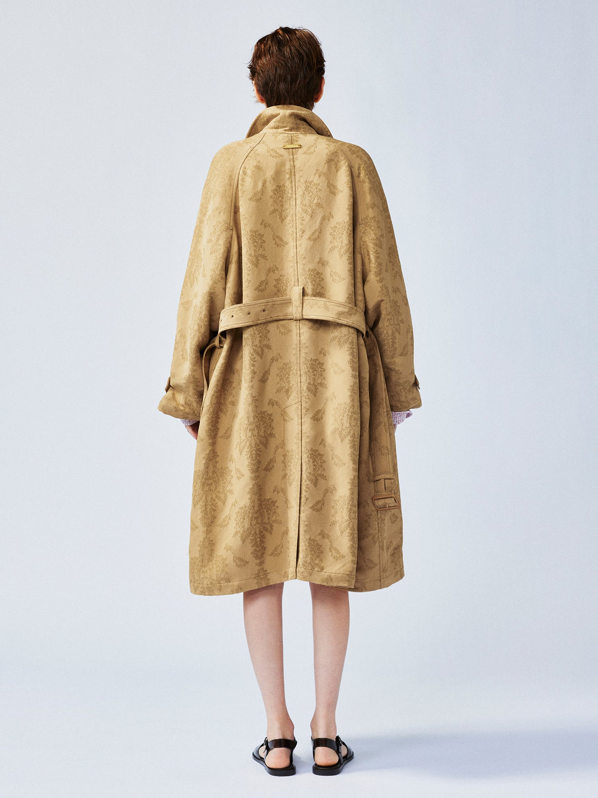 Nostalgia-evoking classic jacquard balmacaan coat