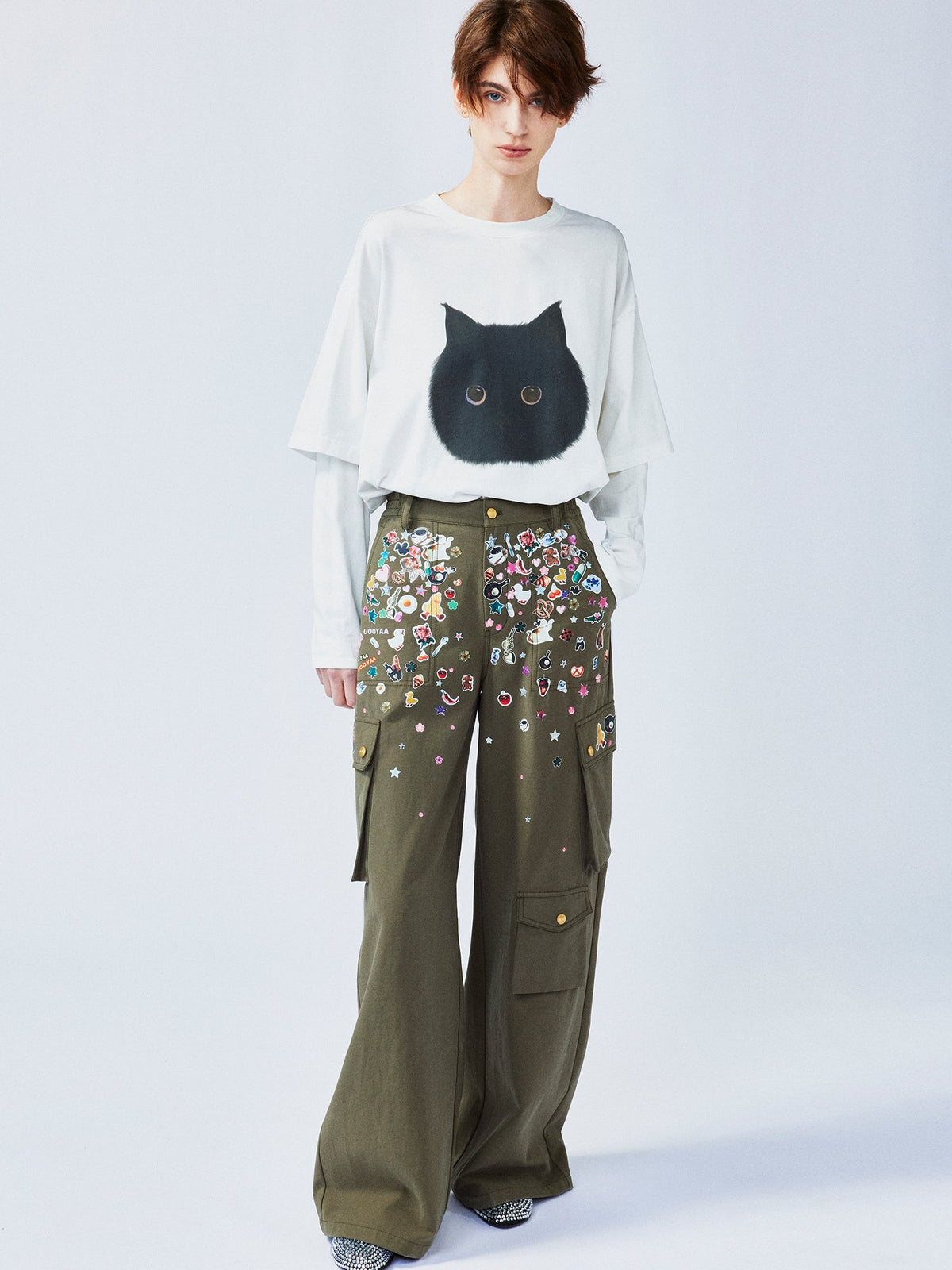 Playful sticker patch army green cargo pants
