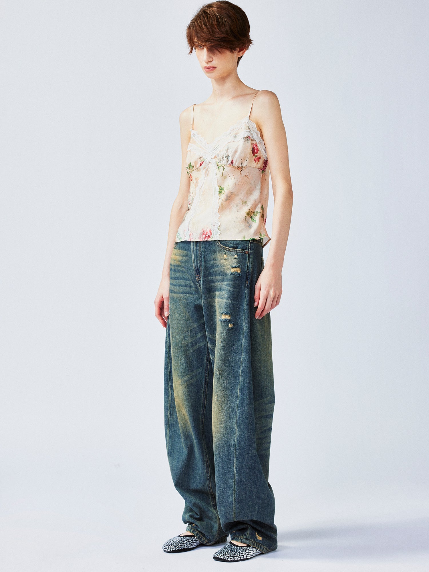 Wardrobe essential distressed wash scythe-cut jeans