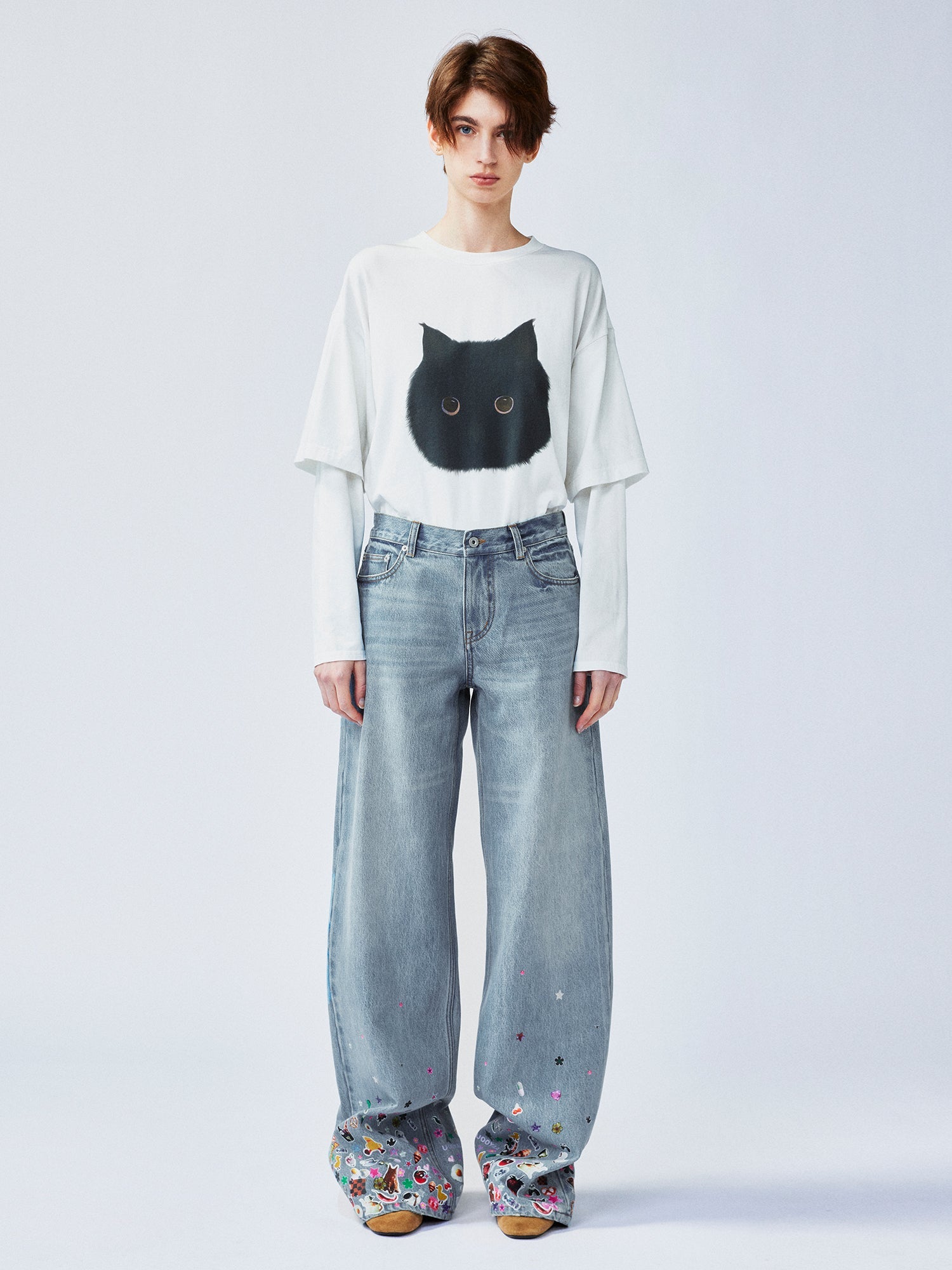 Playful sticker patch jeans