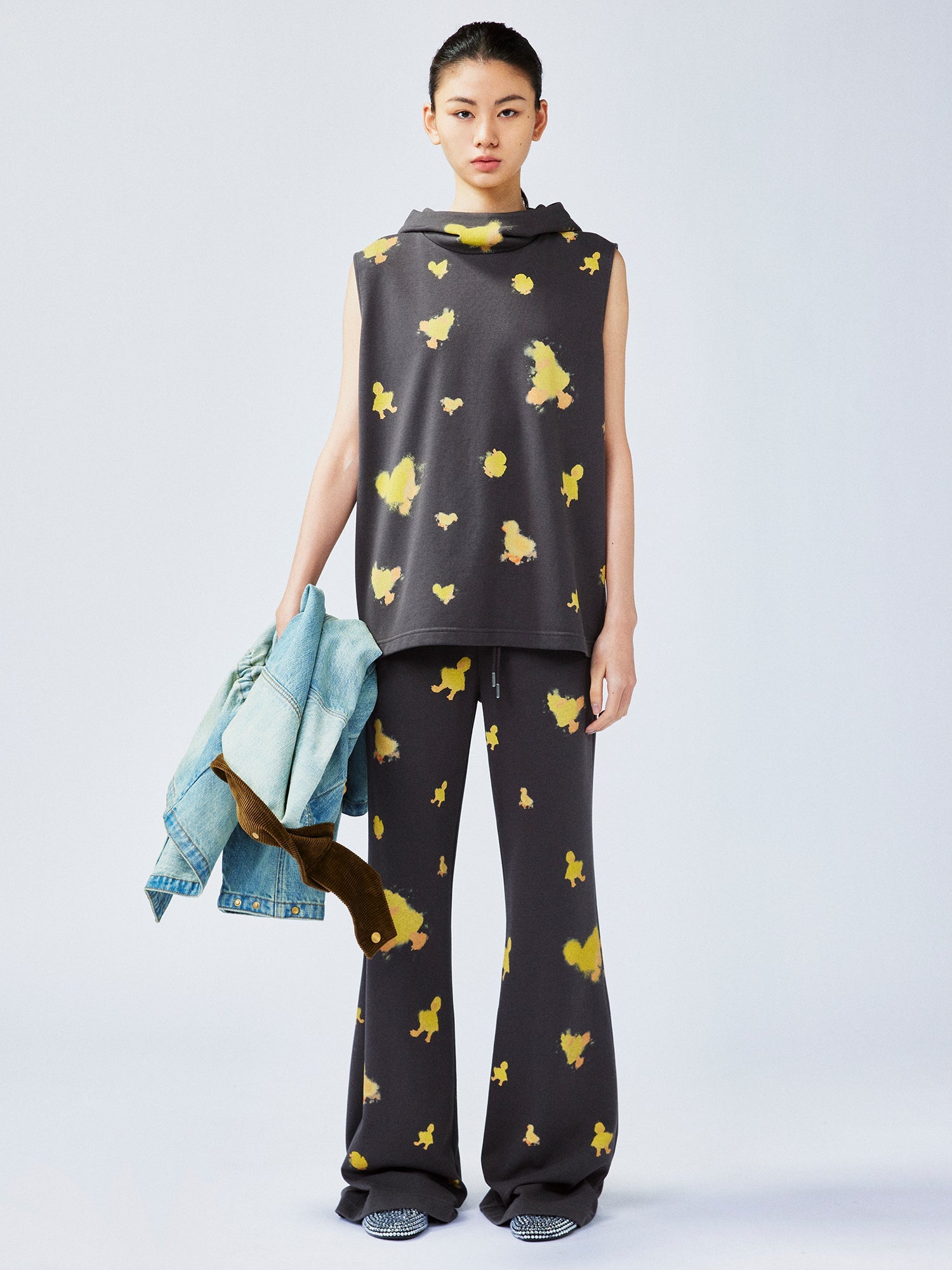 "I" duck hoodie vest