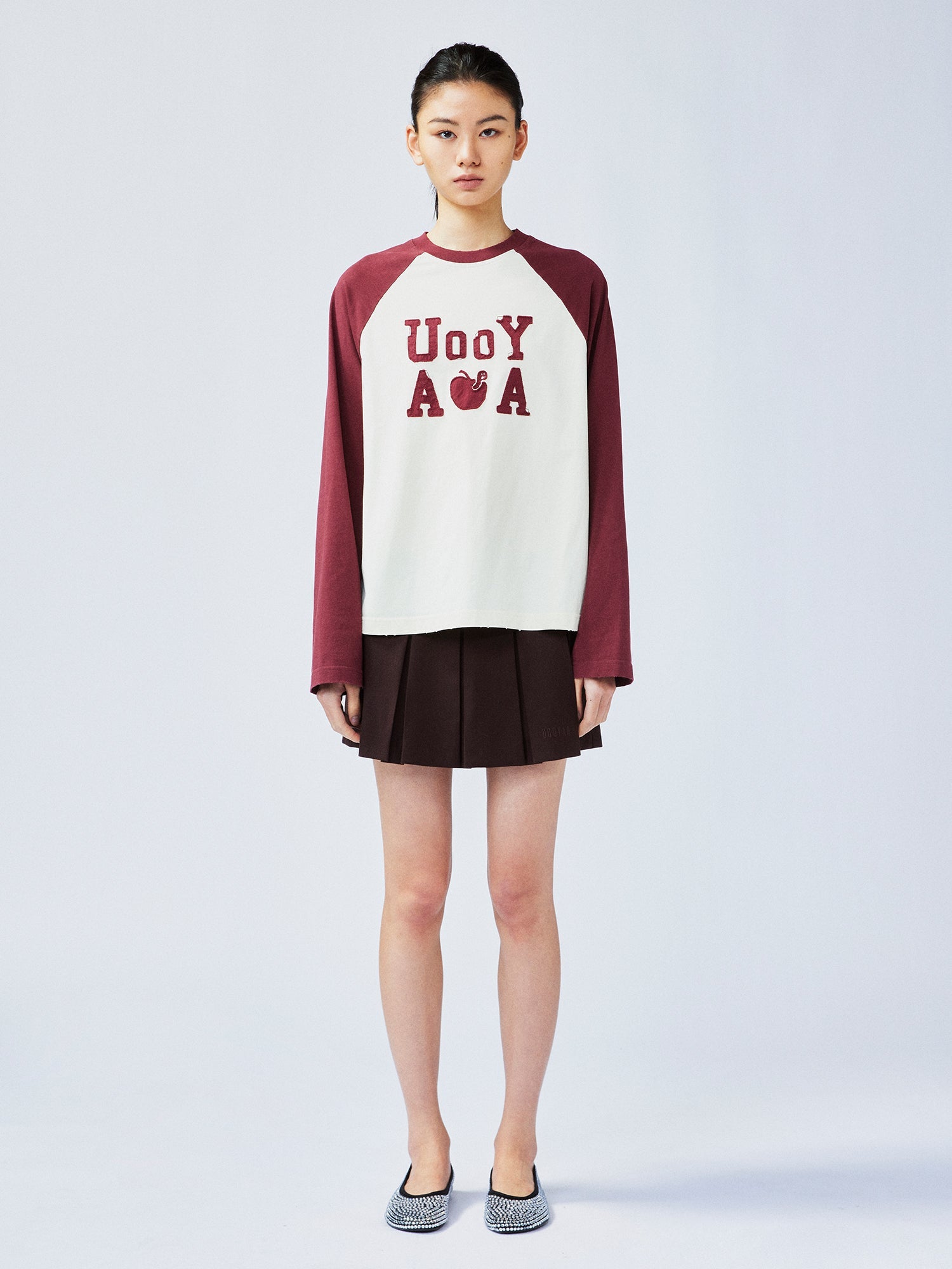 Playful apple worm raglan sleeve T-shirt