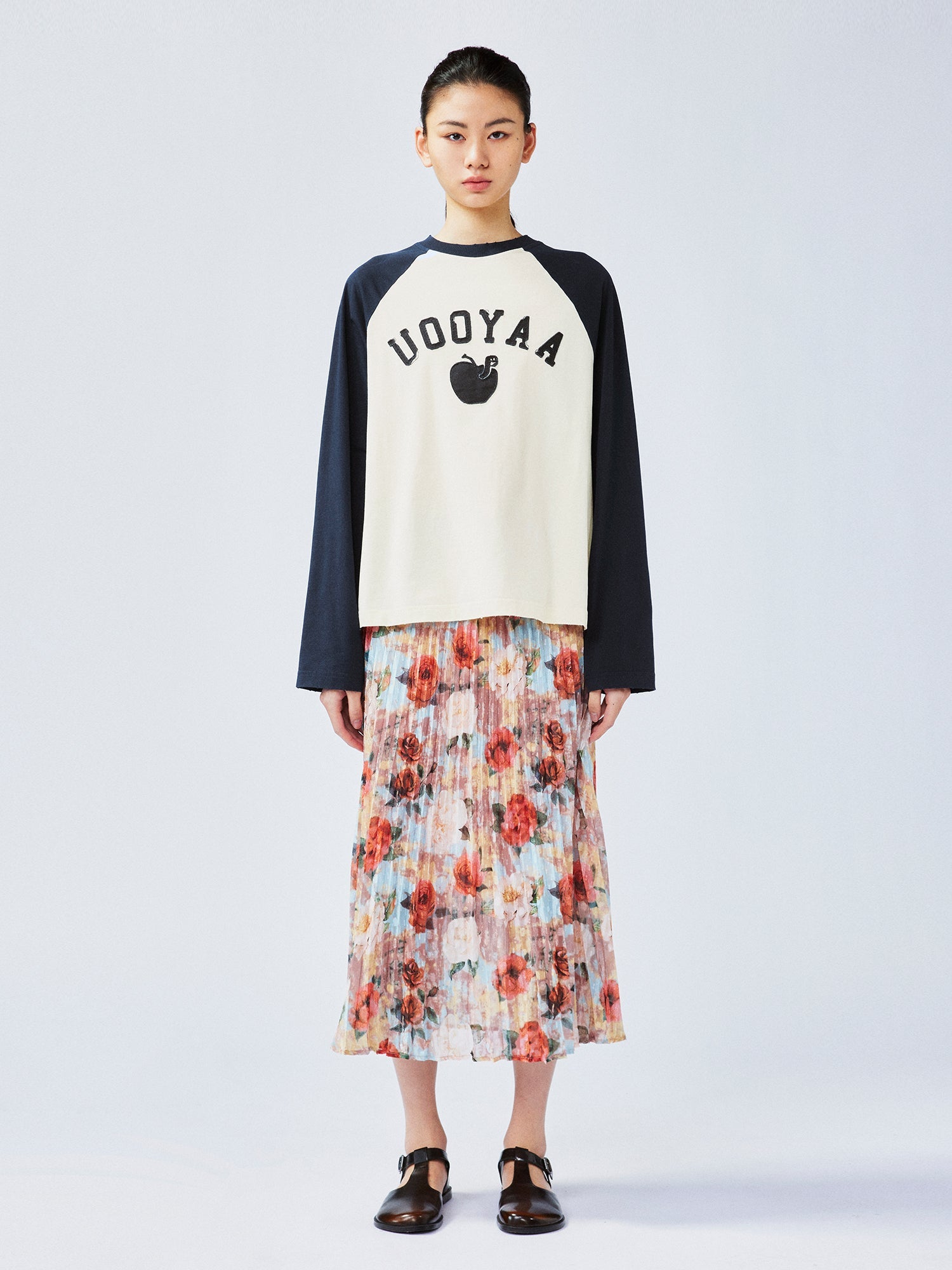 Playful apple worm raglan sleeve T-shirt