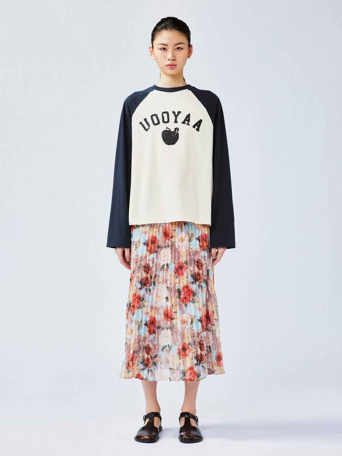 Playful apple worm raglan sleeve T-shirt