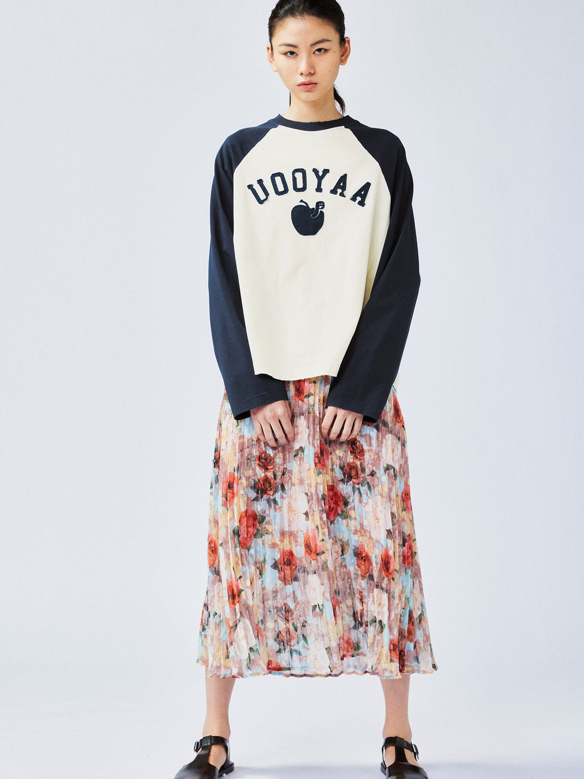 Playful apple worm raglan sleeve T-shirt