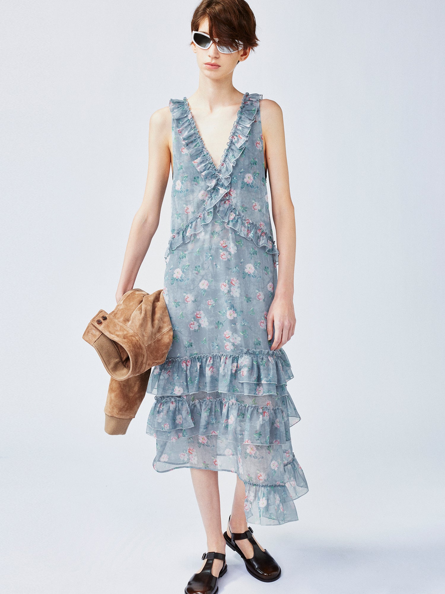 Romantic wallpaper floral suspender dress