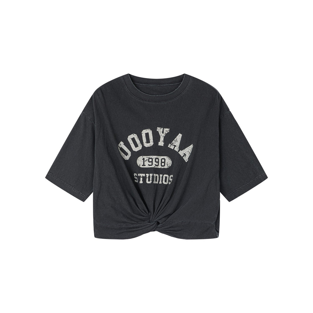 Twist-knot collegiate T-shirt