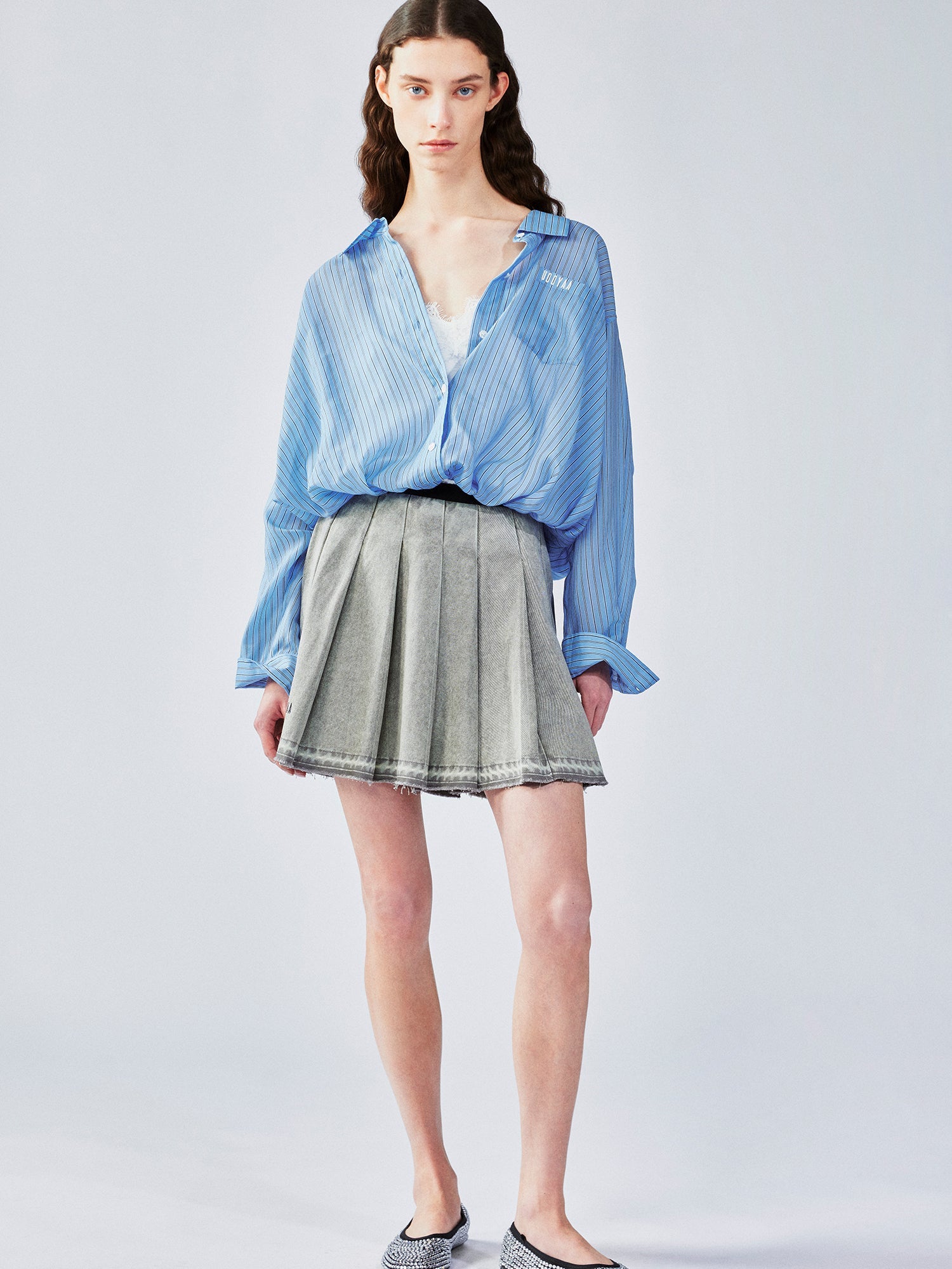 Layered lace camisole shirt