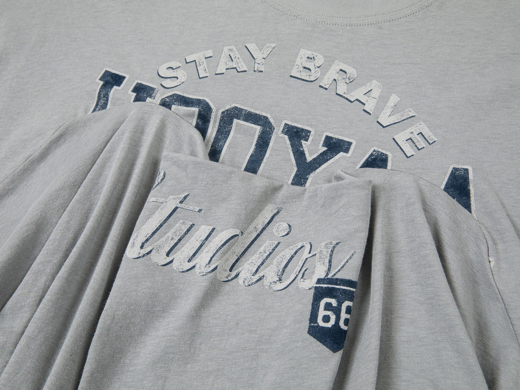 Vintage t-shirt with lifted hem