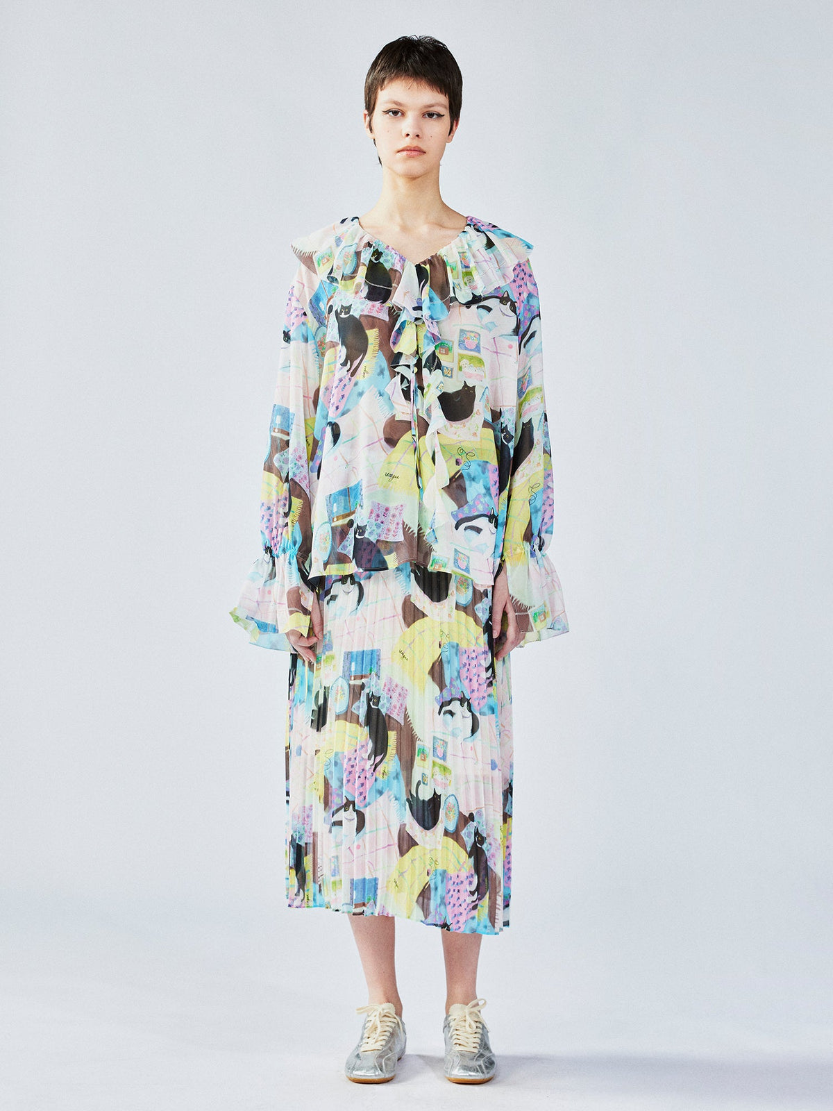 Ruffle-trimmed cat print blouse