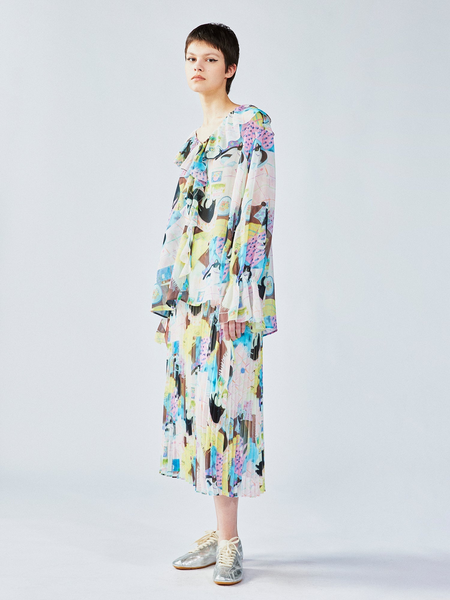 Ruffle-trimmed cat print blouse