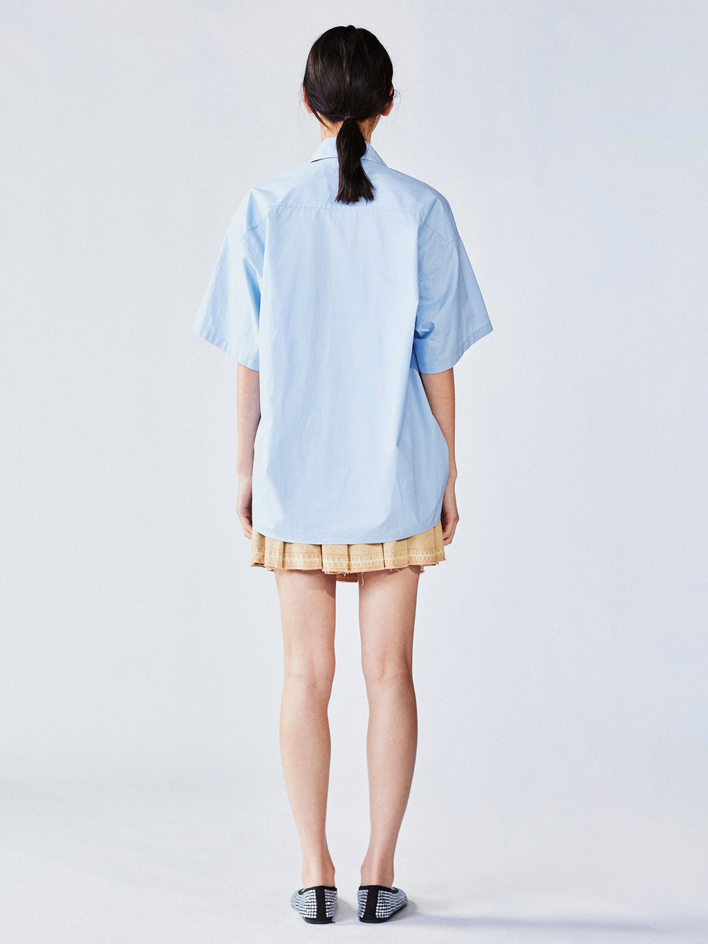 Cat-chasing-butterfly embroidery shirt
