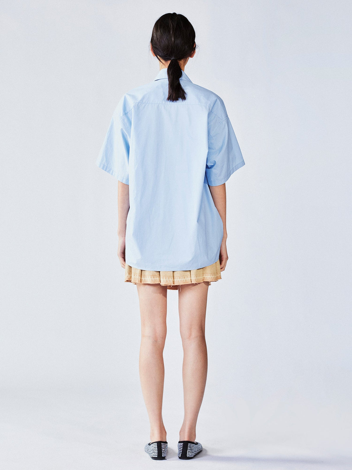 Cat-chasing-butterfly embroidery shirt