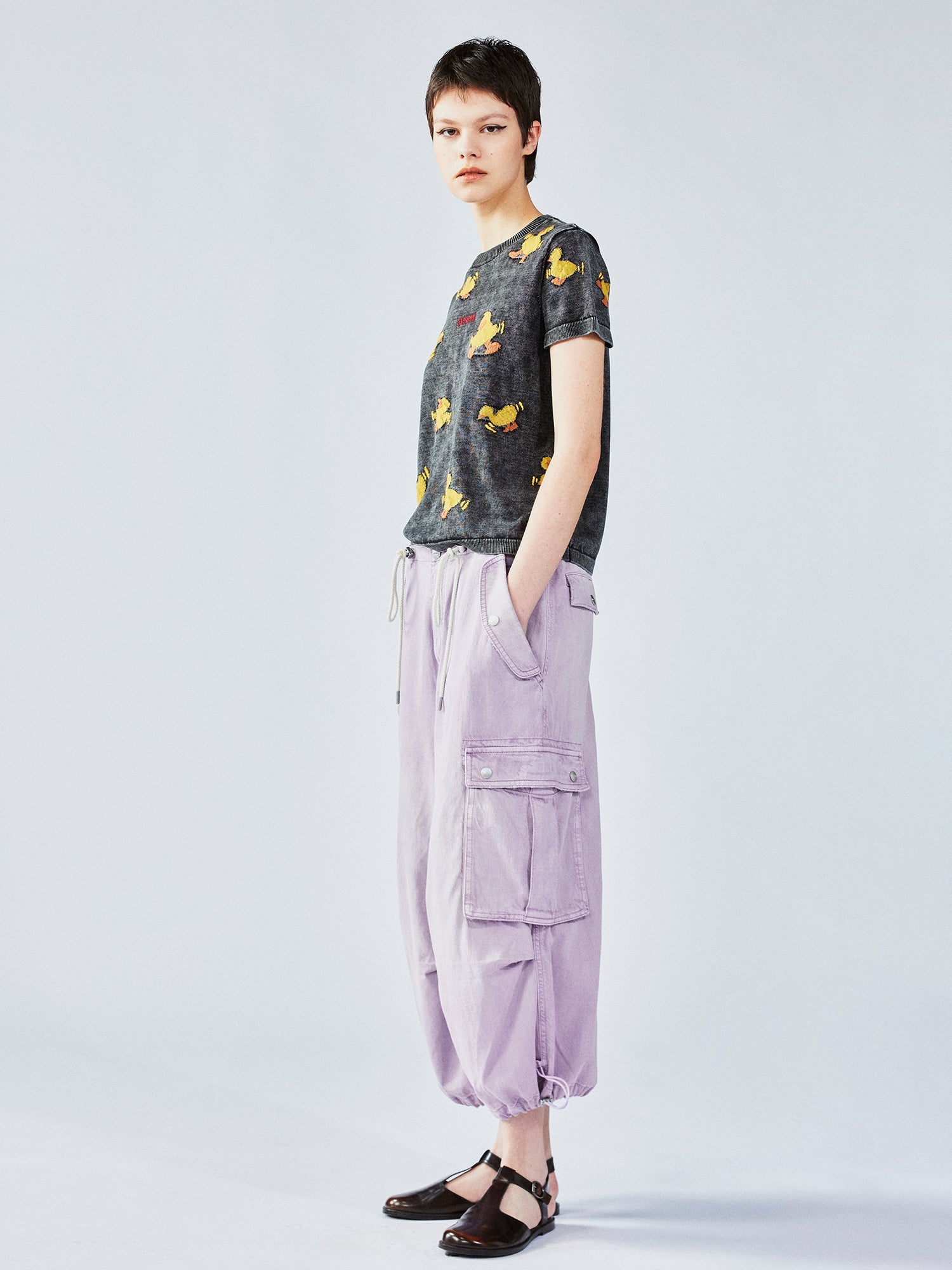 ‘Introverted personality type’ duck jacquard knit tee