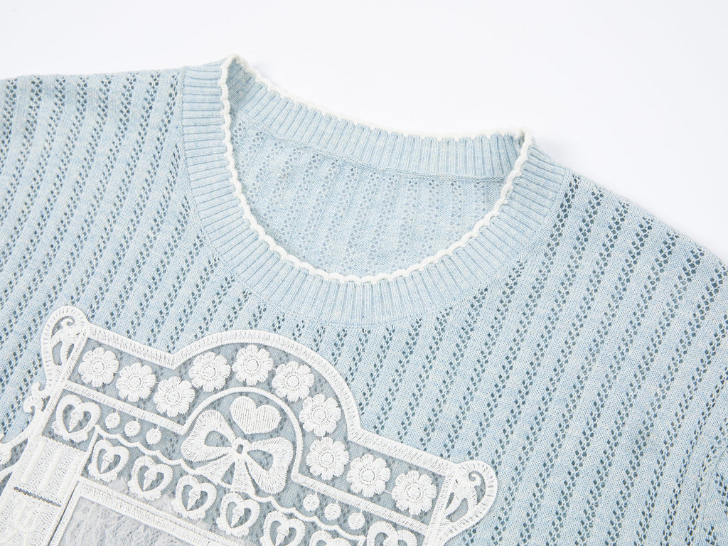 Knitted cat window scene T-shirt