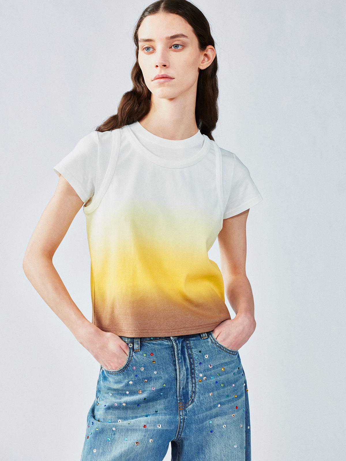 Gradient vest-layered tee