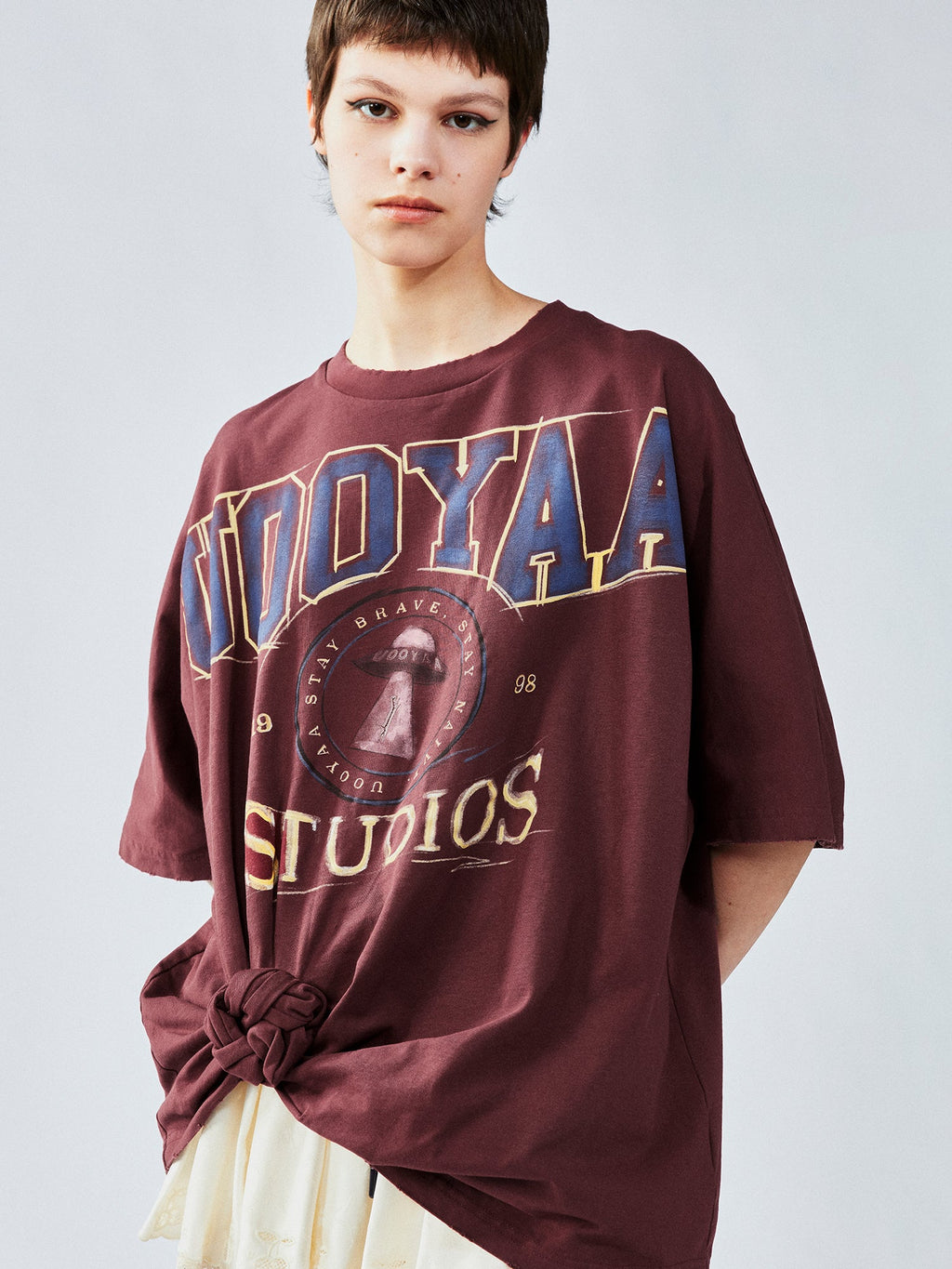 UFO cat knotted tee
