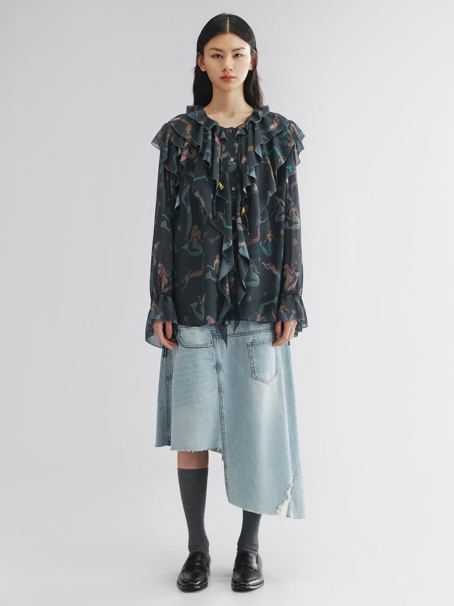 Mermaid ruffle collar shirt