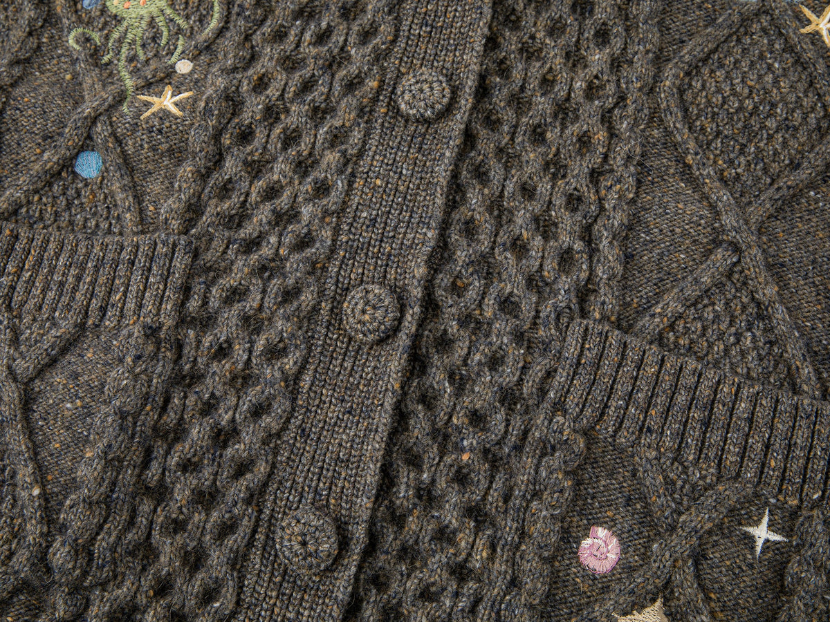 Cable knit collar cardigan