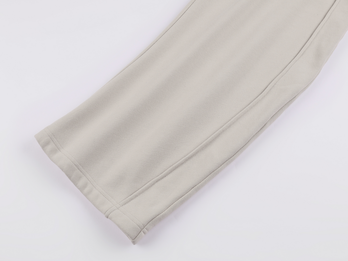 Blade-cut sweatpants