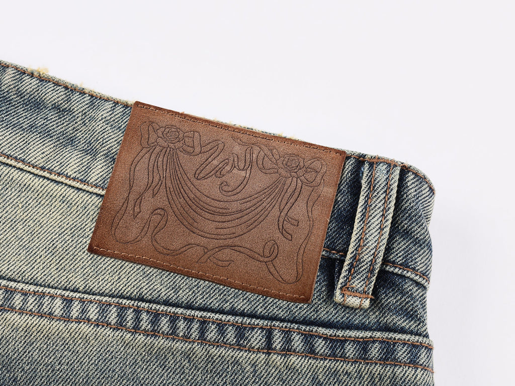 Vintage-wash jeans with a relaxed silhouette
