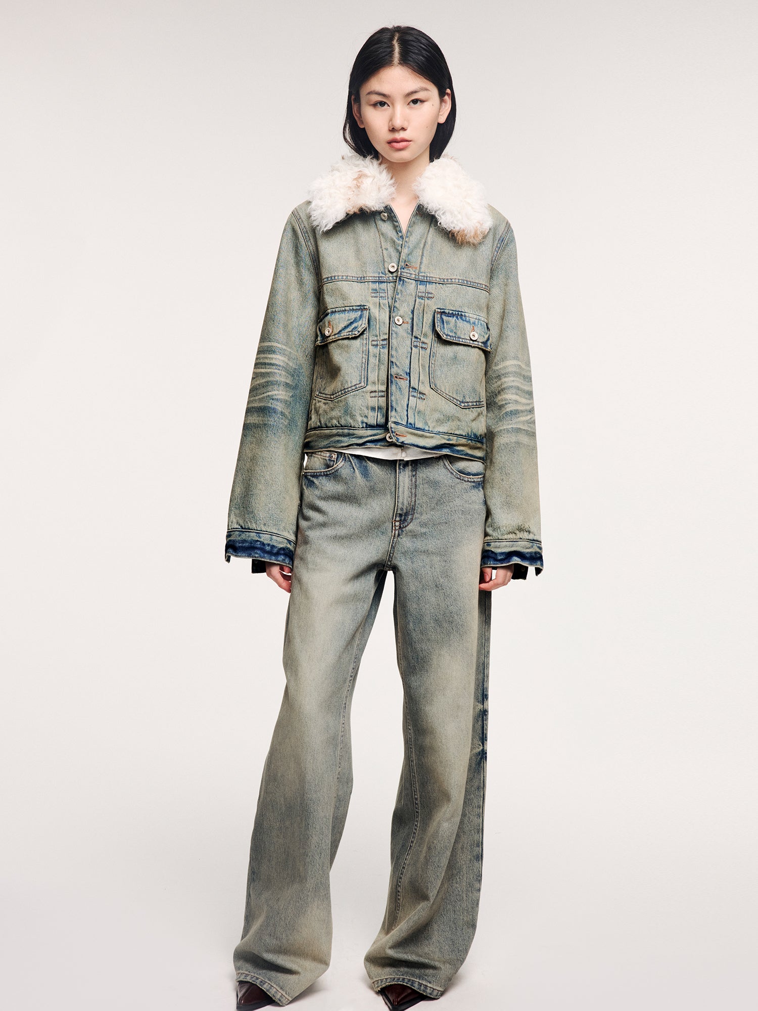 Vintage-wash jeans with a relaxed silhouette