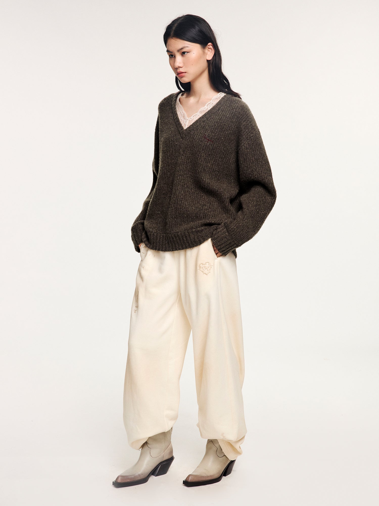 V-neck pullover with lace panels