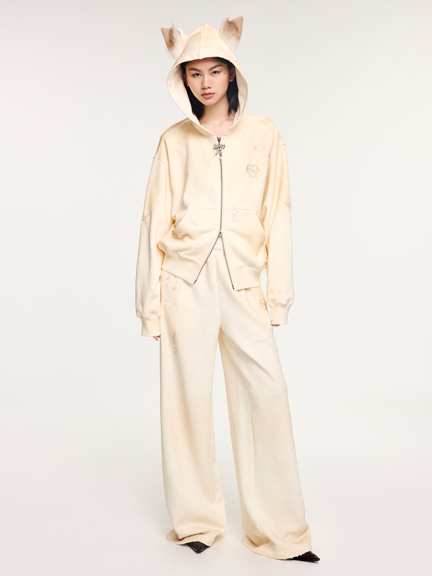 Elf-ear hoodie with distressed spray effect