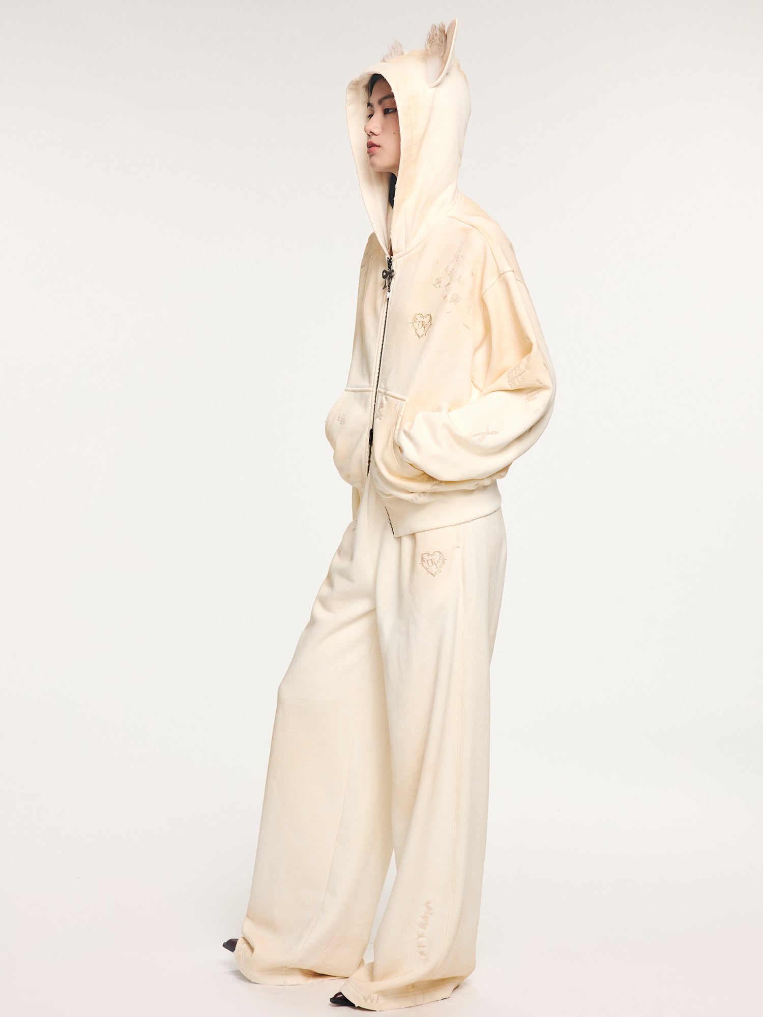 Elf-ear hoodie with distressed spray effect