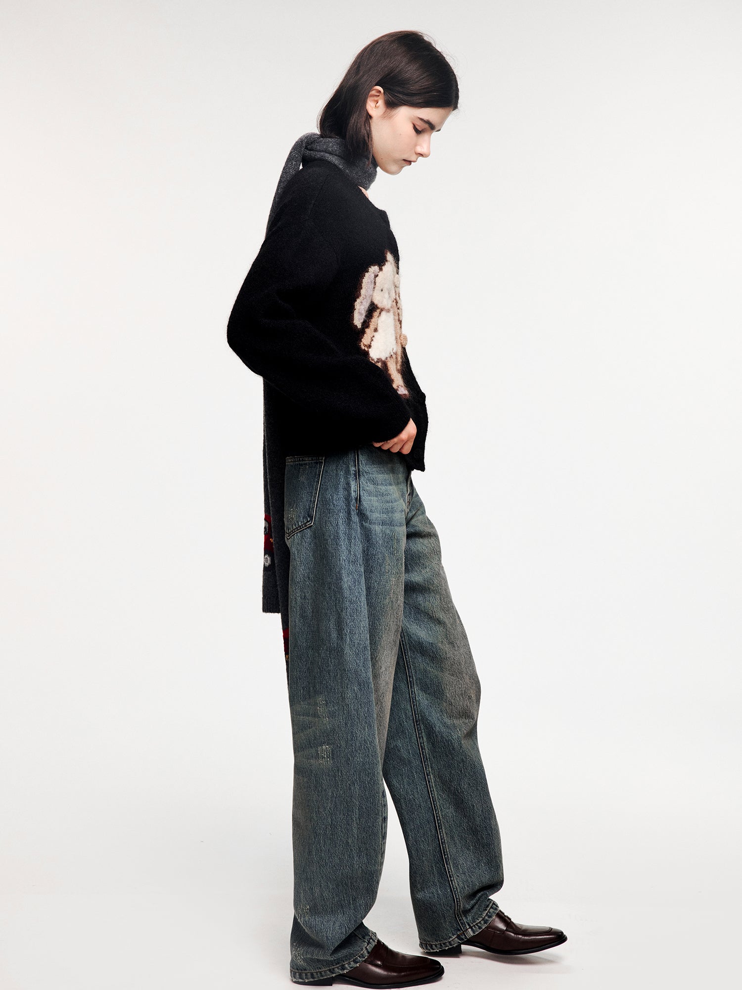 Washed Tencel denim jeans with curved blade cut