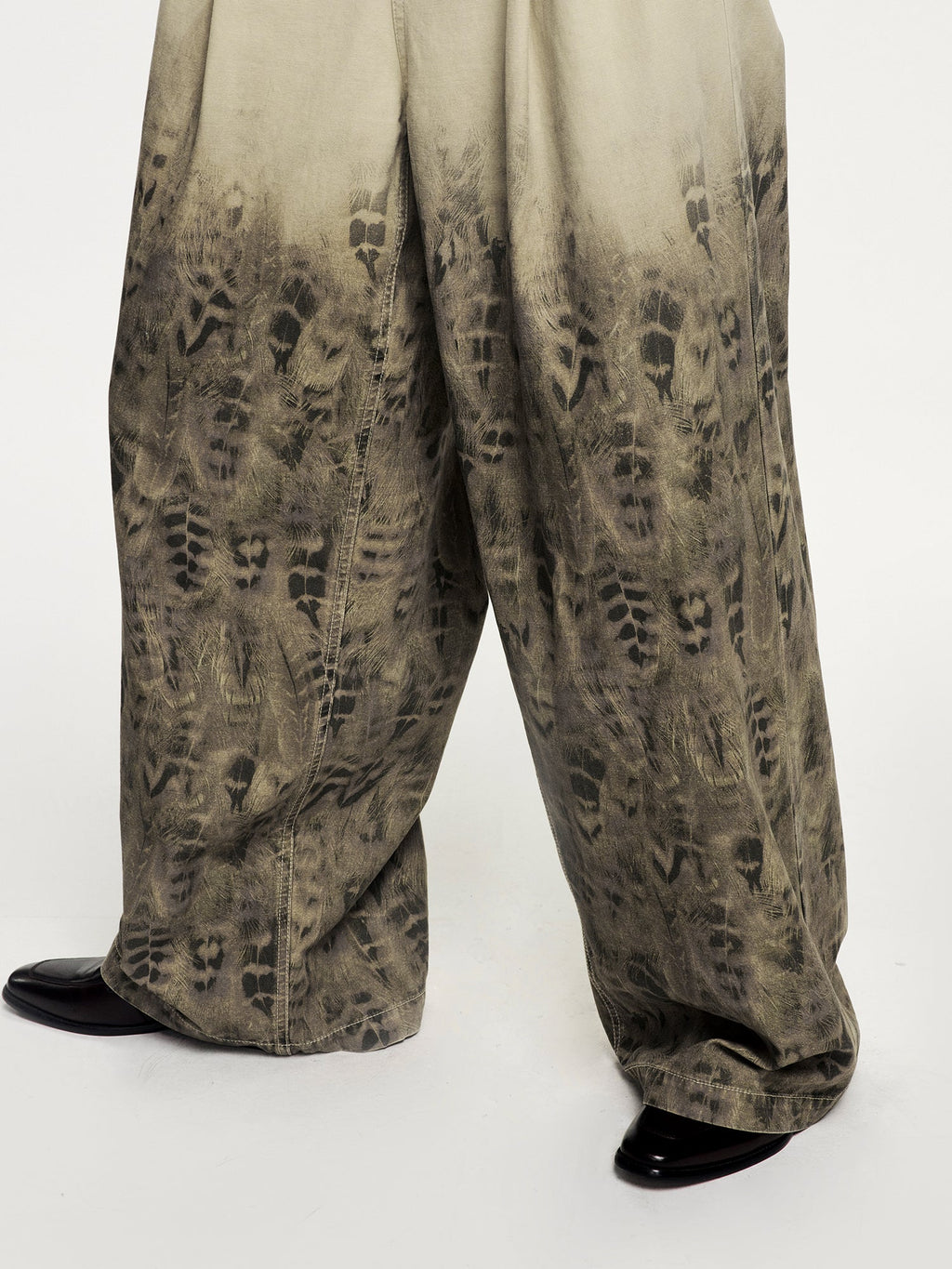 Feather washed denim jeans