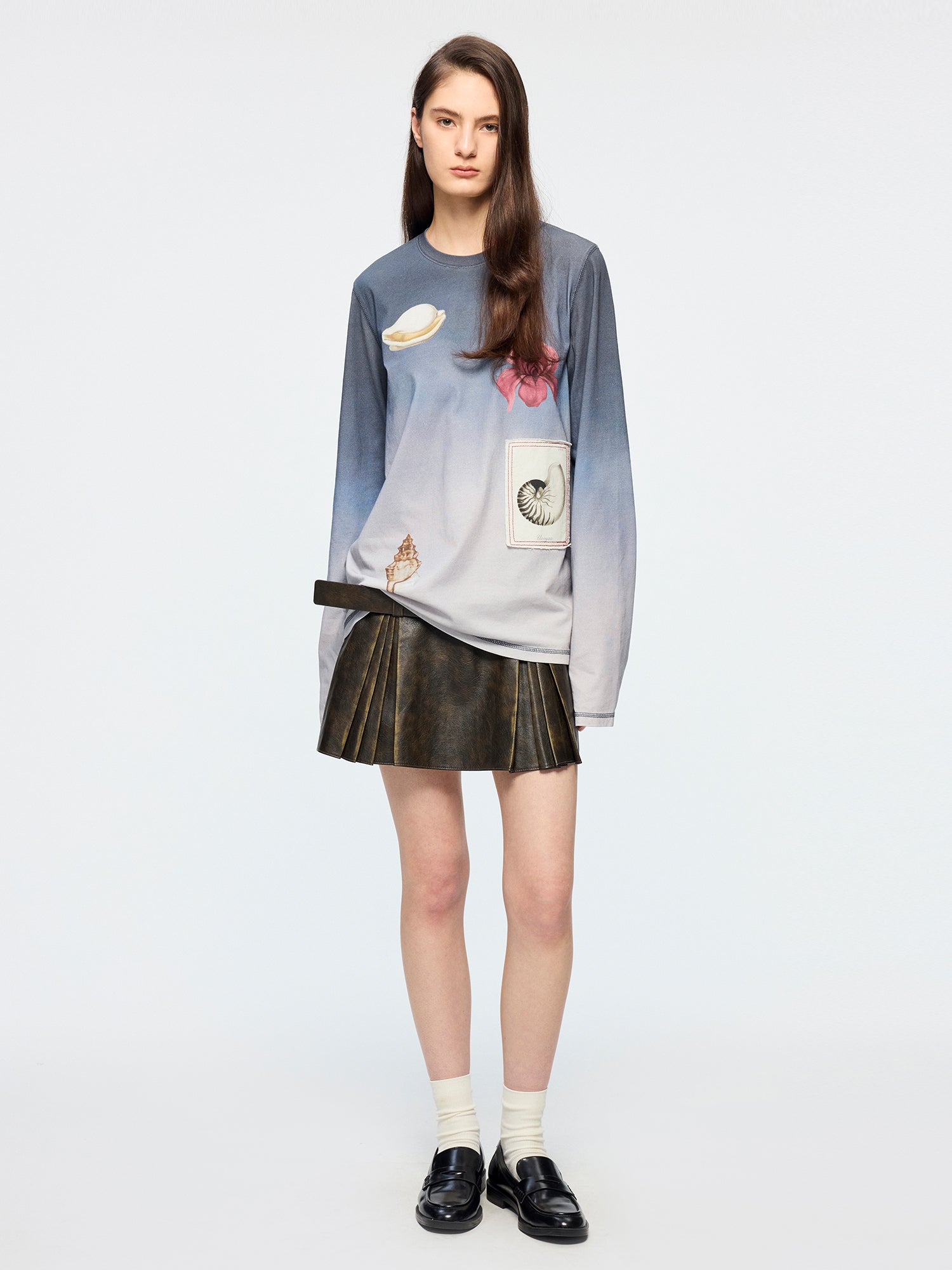 Gradient long sleeve t-shirt with fantasy undersea motif