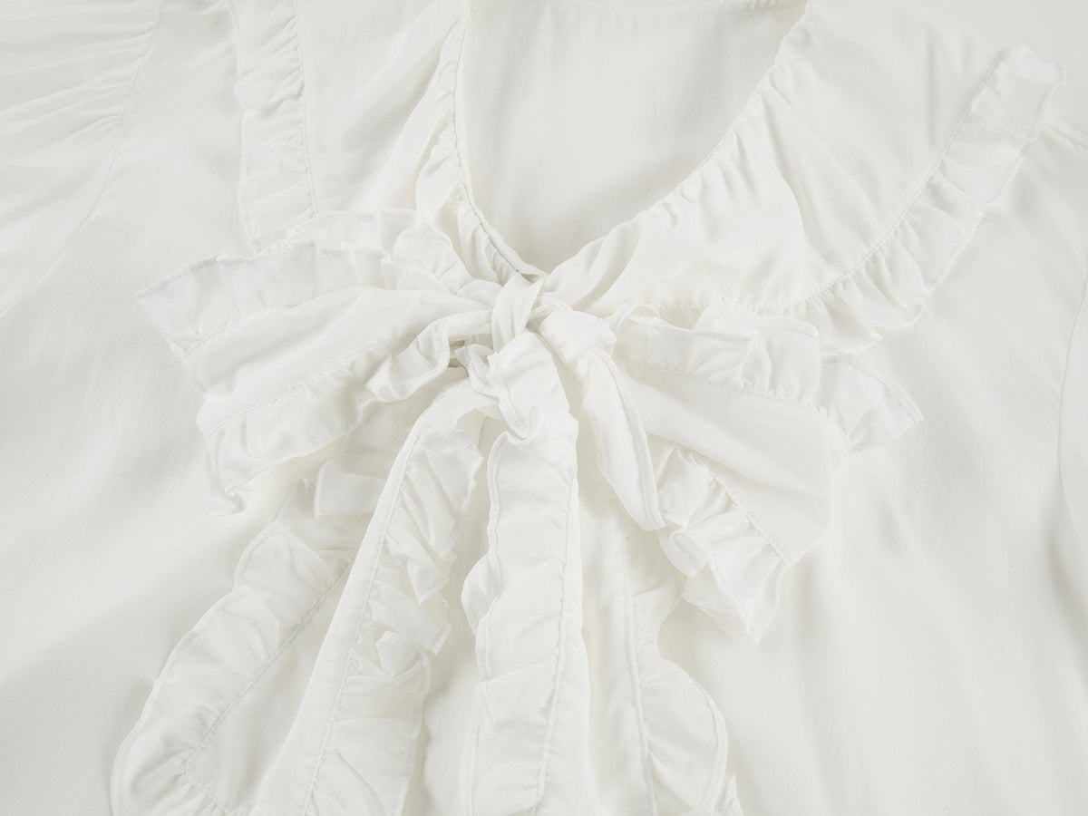 Ruffle ribbon shirt
