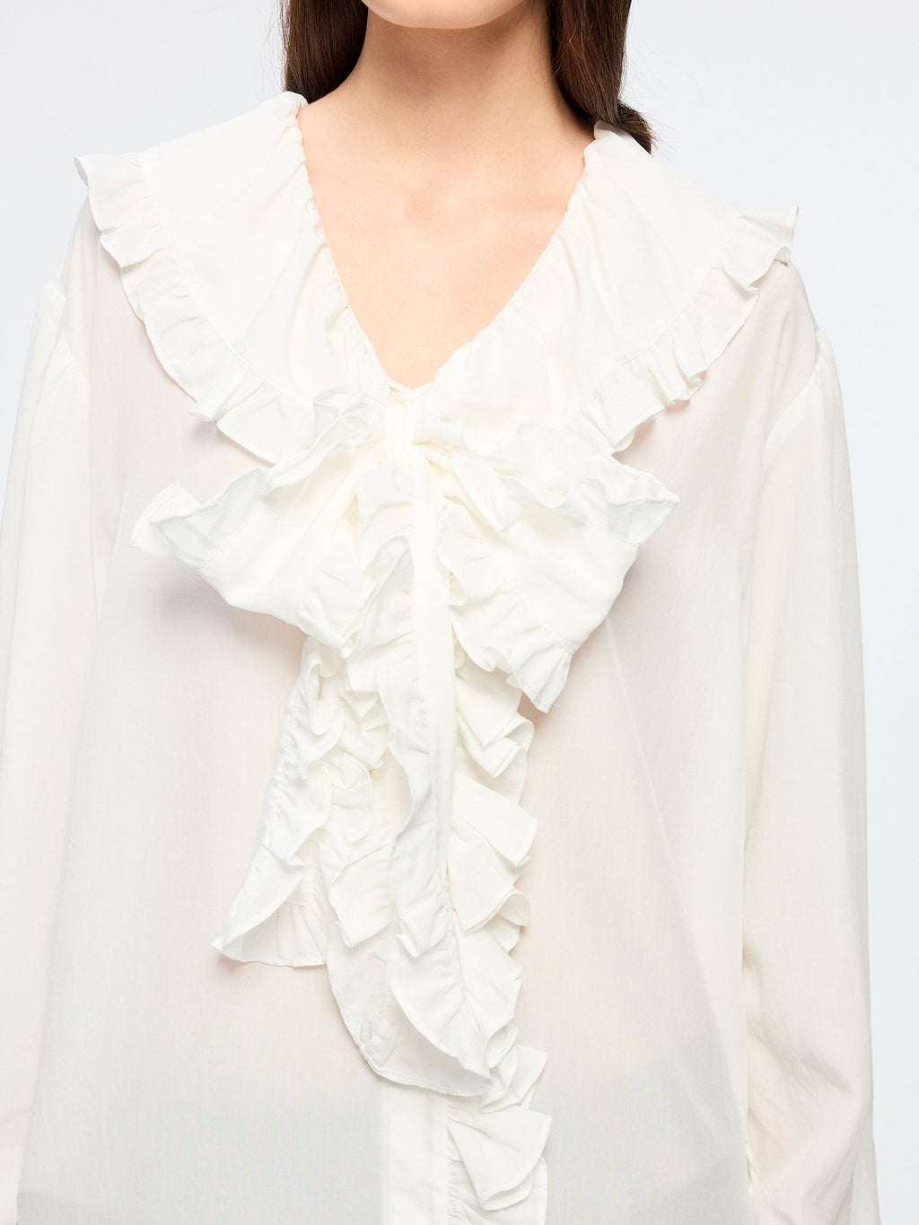 Ruffle ribbon shirt