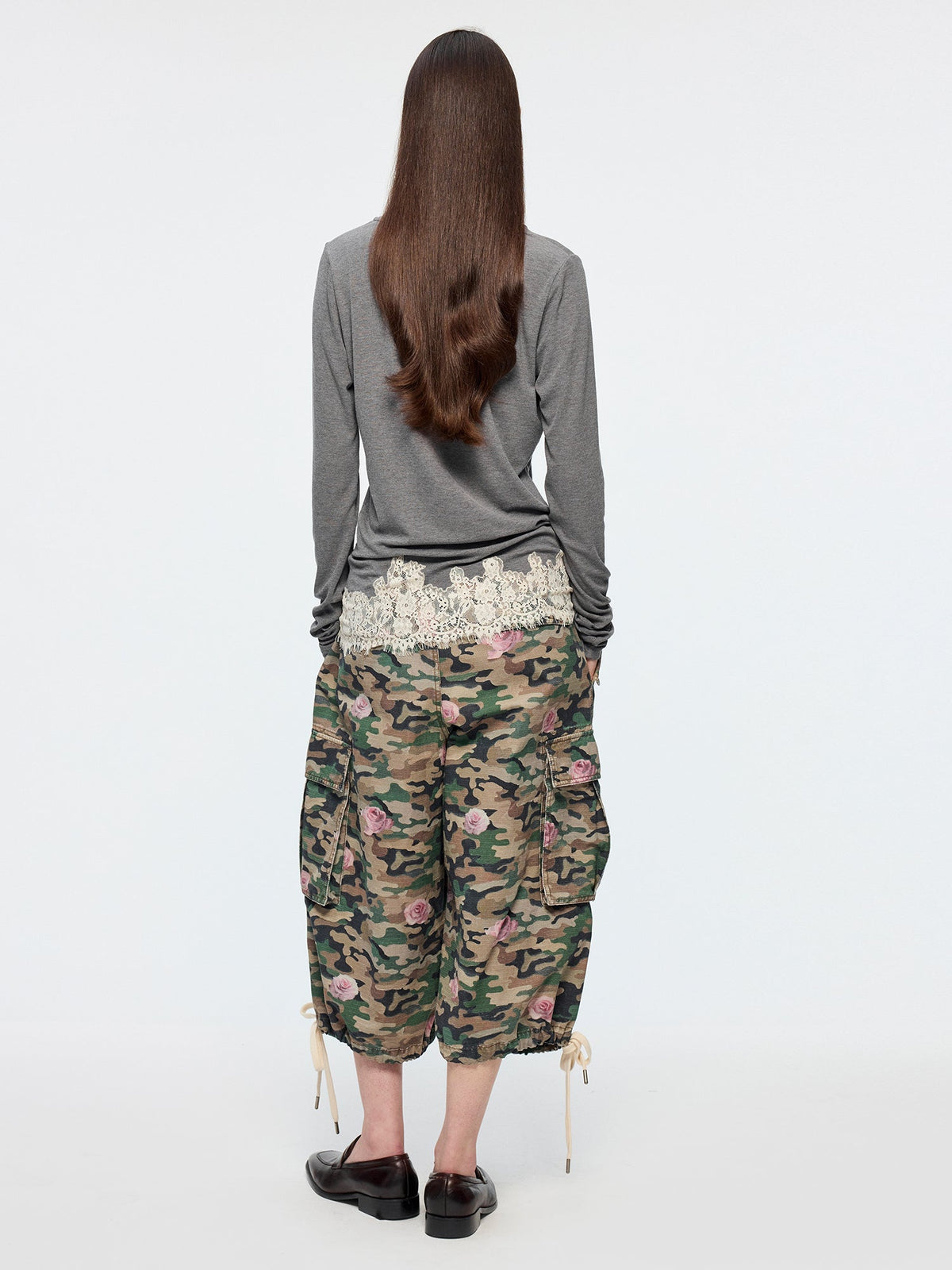 Rose camouflage cropped cargo pants
