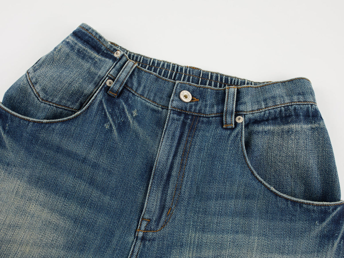 Semi-elastic curved jeans